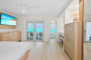 In-room safe, soundproofing, iron/ironing board, bed sheets