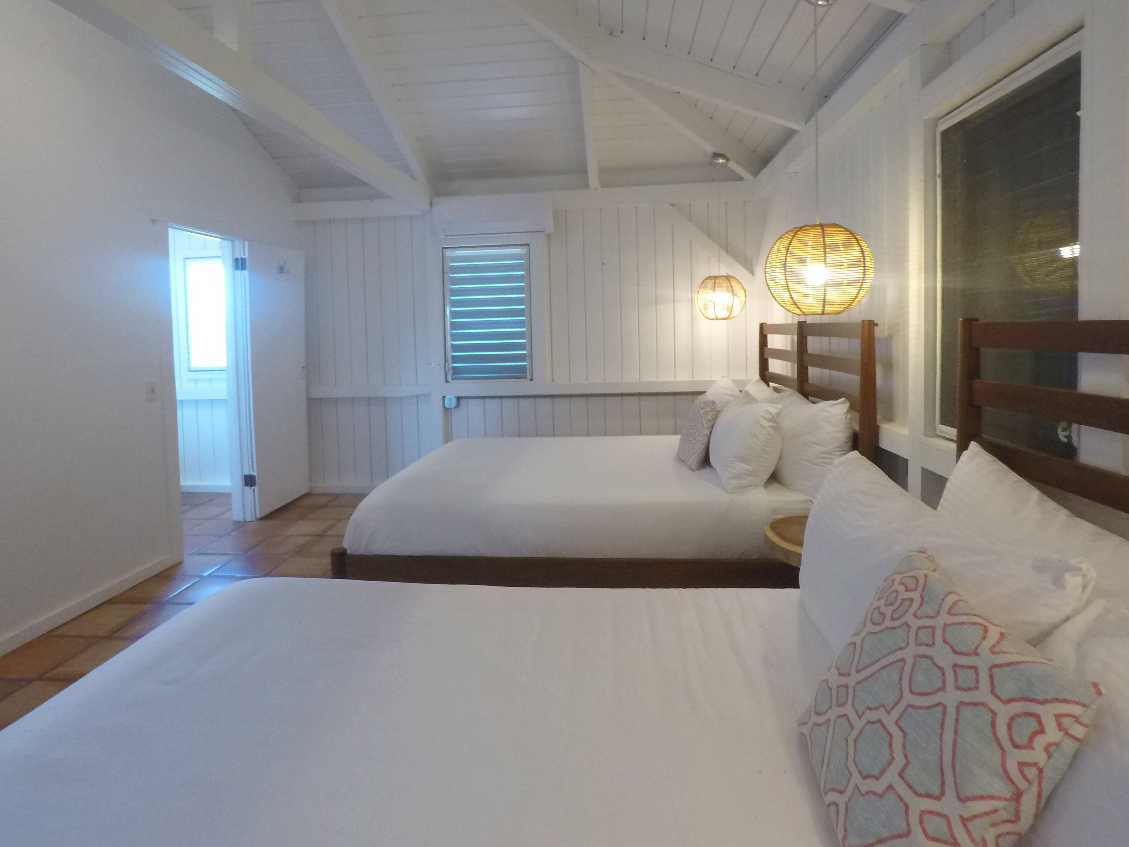 cottage, 2 bedrooms, non smoking, lagoon view (unit5) | 1 bedroom, in-room safe, soundproofing, iron/ironing board