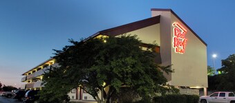 Red Roof Inn St Louis - Westport/ Maryland Heights