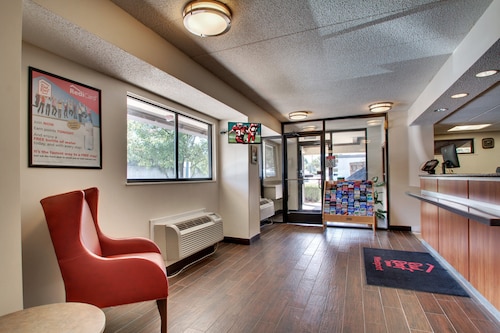 Red Roof Inn St Louis - Westport/ Maryland Heights