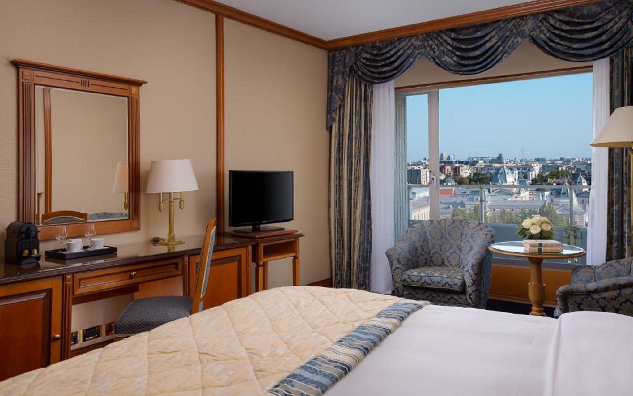 Down comforters, pillowtop beds, minibar, in-room safe