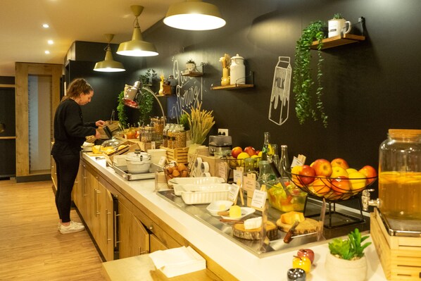 Daily buffet breakfast (EUR 10.50 per person)