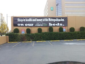 Exterior - The Metropolitan Inn (Salt Lake City)