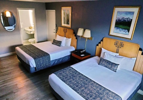 Ropa de cama de alta calidad, camas Tempur-Pedic y escritorio
