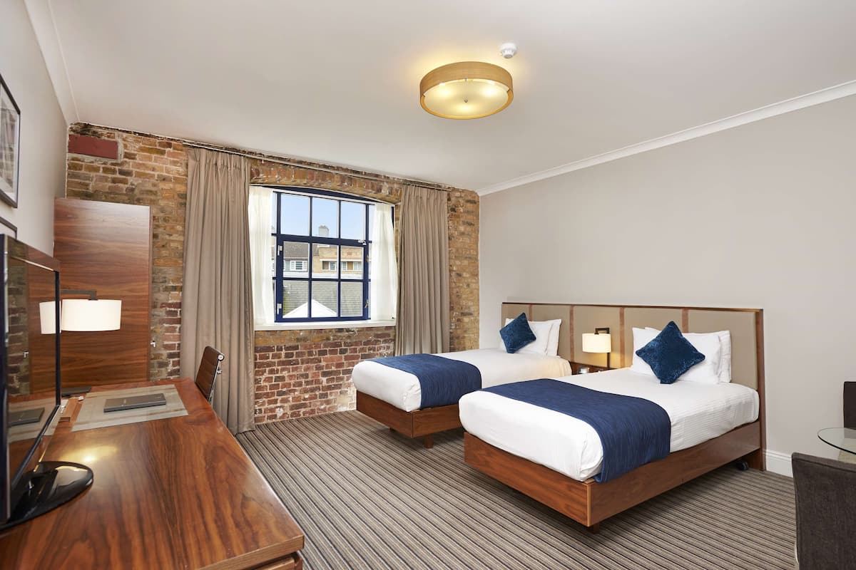 Coffres-forts dans les chambres, bureau