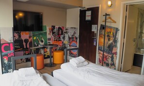 Free WiFi, bed sheets
