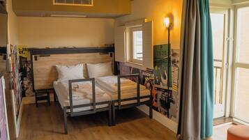 Free WiFi, bed sheets