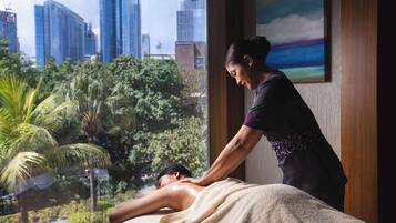 Couples treatment rooms, sauna, body treatments, hot stone massages