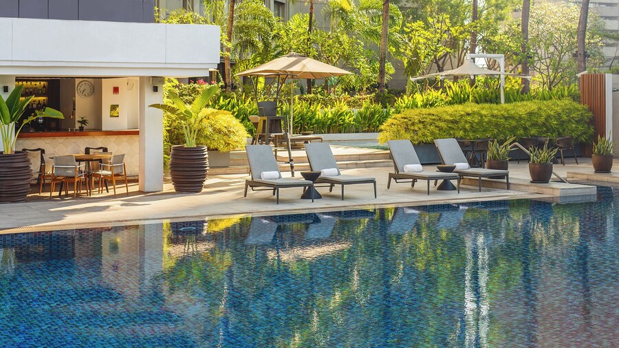 Makati Shangri-La, Manila