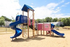 Zona de juegos infantil al aire libre