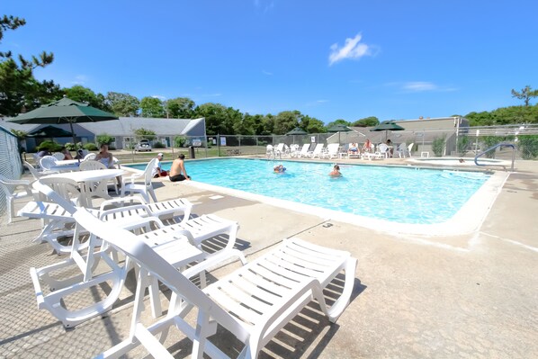 Piscine intérieure, piscine extérieure