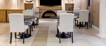 La Quinta Inn by Wyndham Pittsburgh Airport