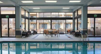 Courtyard by Marriott Rockford