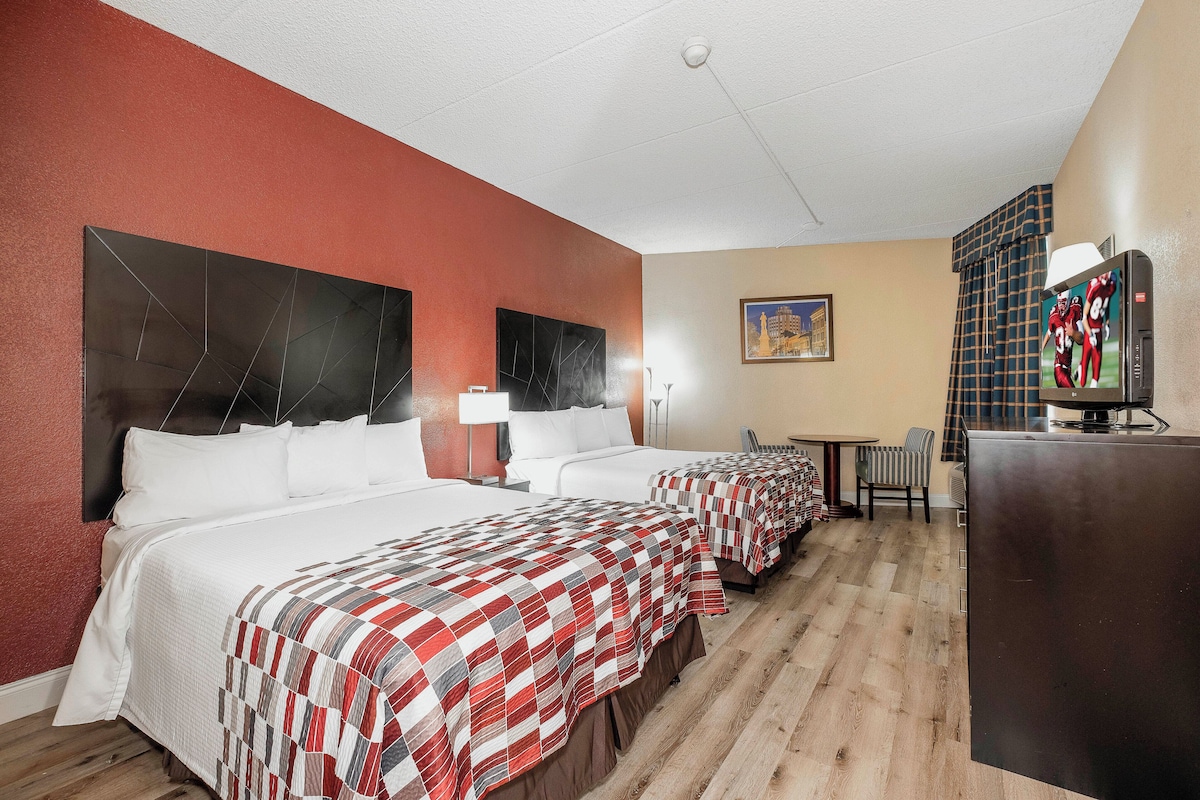 In-room safe, desk, laptop workspace, soundproofing