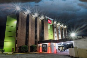 Exterior - Red Roof Inn & Suites Macon (Macon)