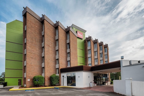 Red Roof Inn & Suites Macon