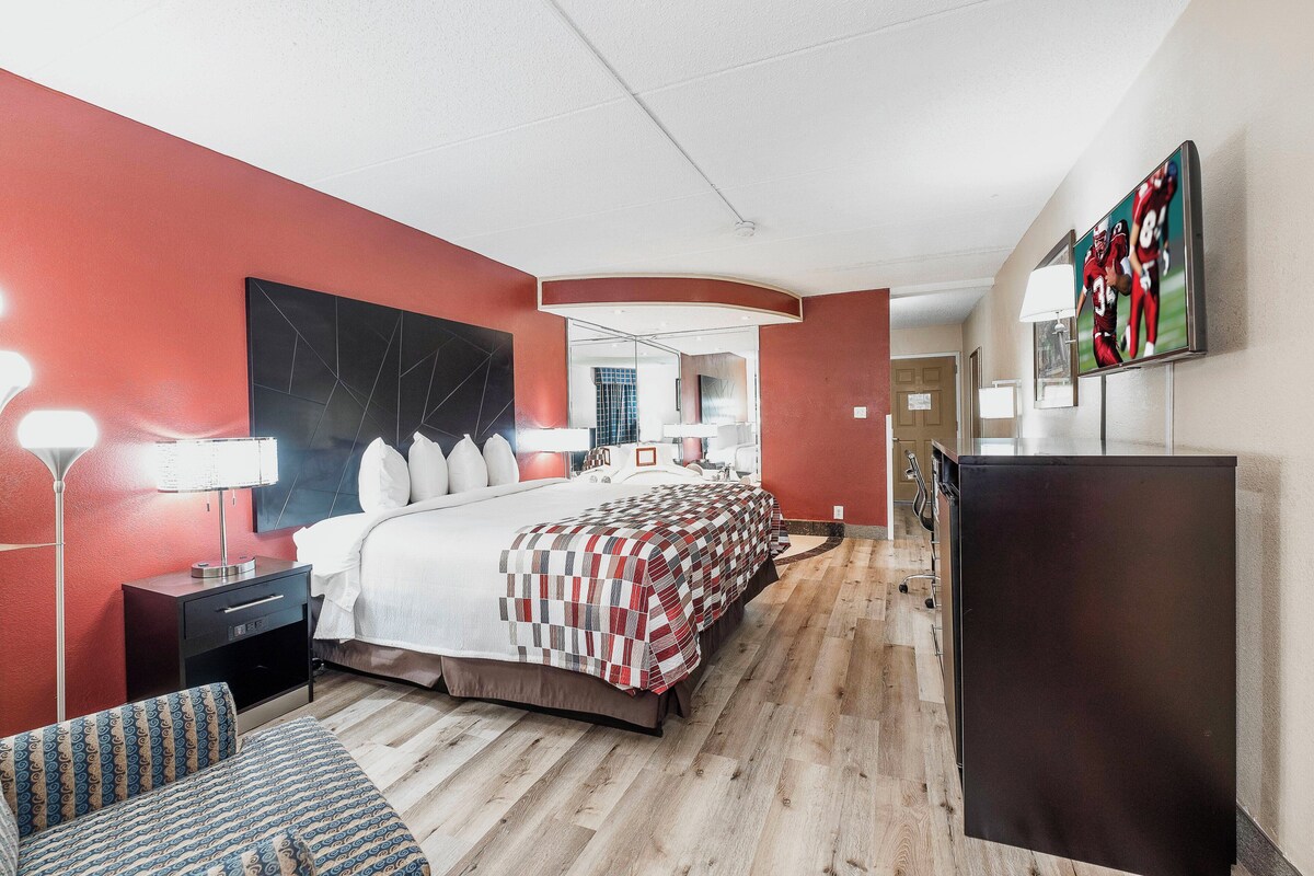 Superior Room, 1 King Bed, Non Smoking, Jetted Tub