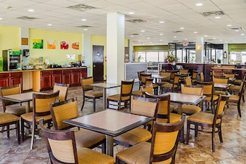 Free daily buffet breakfast at Quality Inn Biloxi Beach