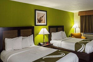 Desk, iron/ironing board, free WiFi, bed sheets - Quality Inn Biloxi Beach (Biloxi)