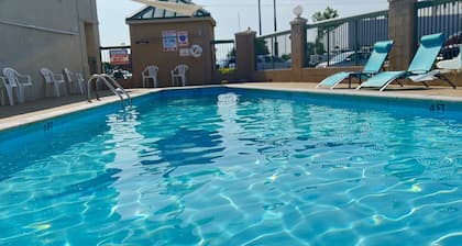 Days Inn by Wyndham Clarksville North