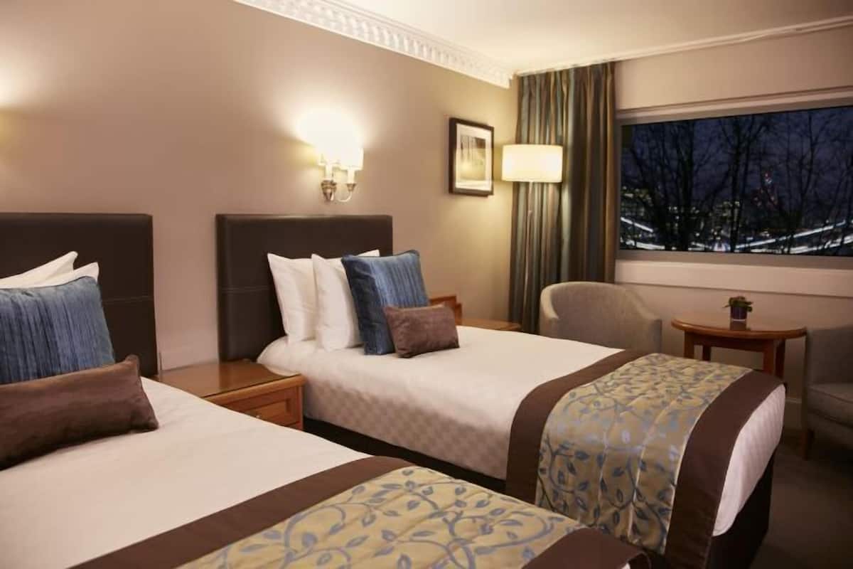 1 quarto, roupas de cama premium, cofres nos quartos, escrivaninha