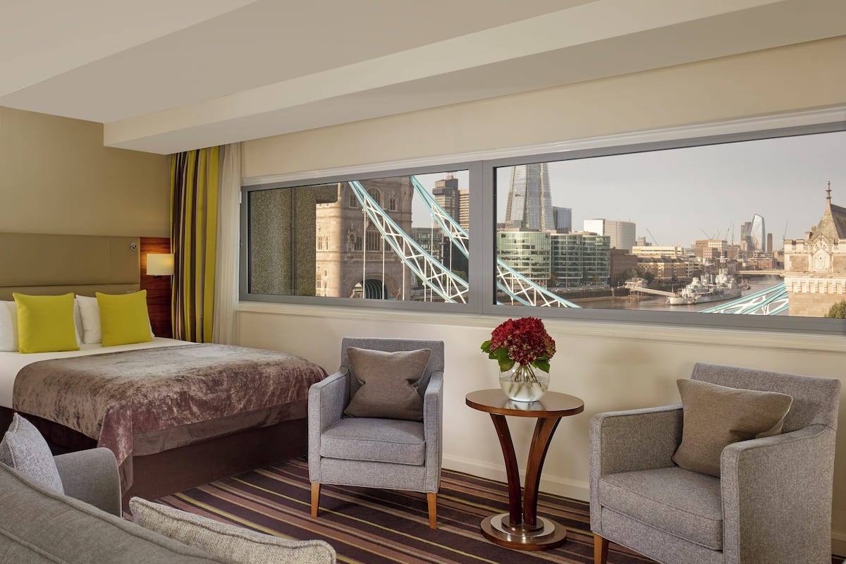 Family Room | Premium bedding, in-room safe, desk, laptop workspace