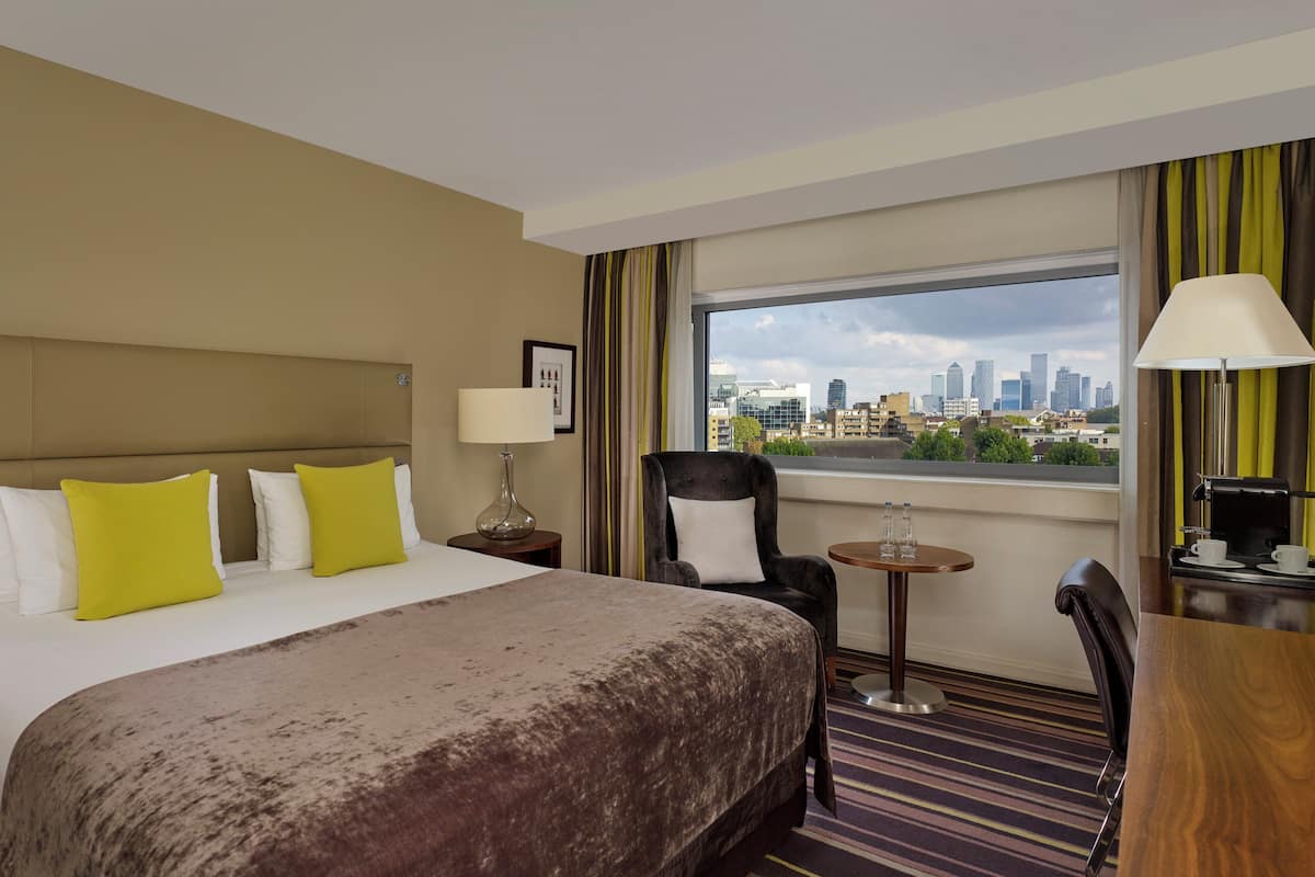 Deluxe Double Room | Premium bedding, in-room safe, desk, laptop workspace