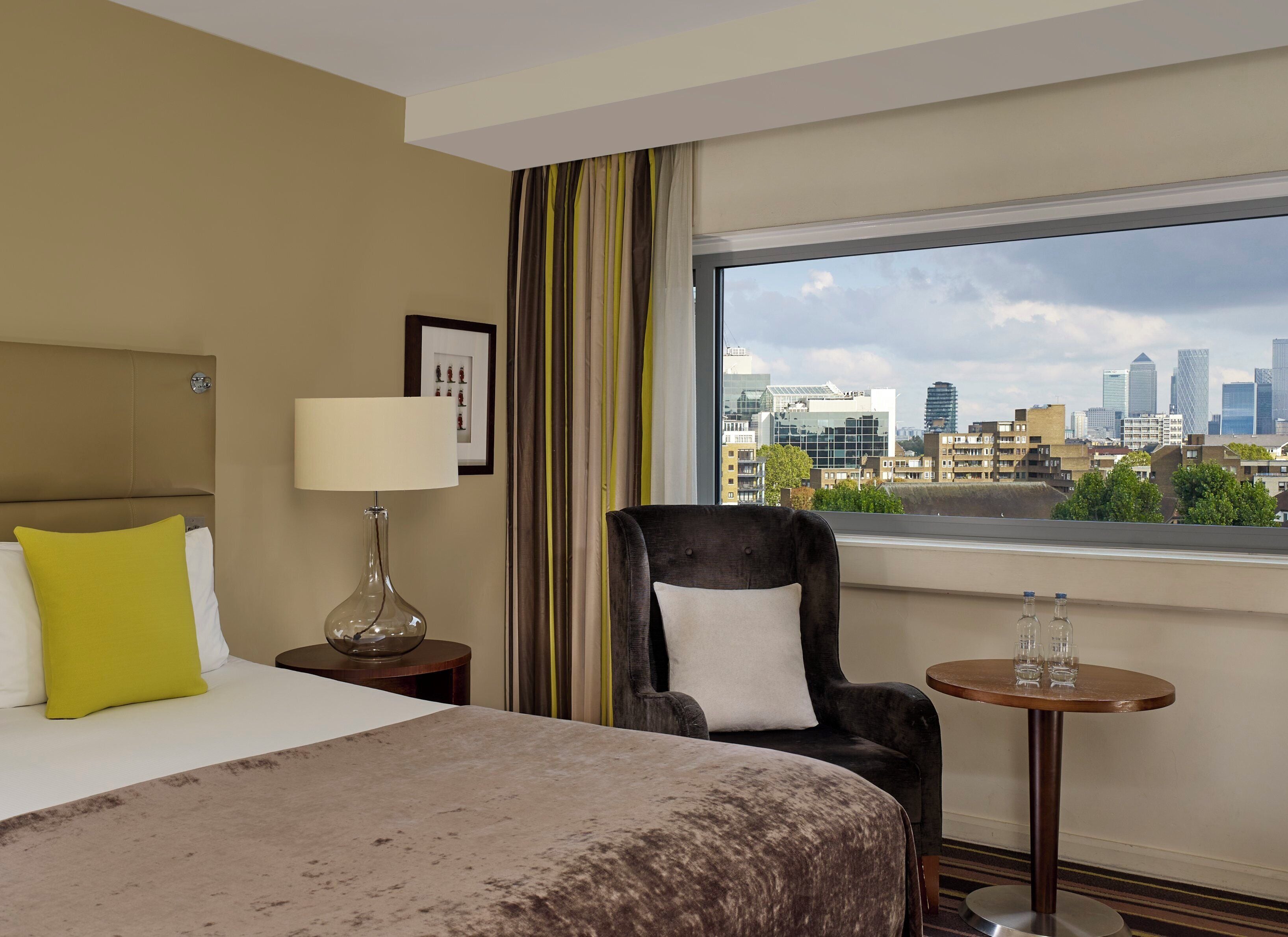 Deluxe Double Room | Bộ đồ giường cao cấp, két bảo mật tại phòng, bàn 