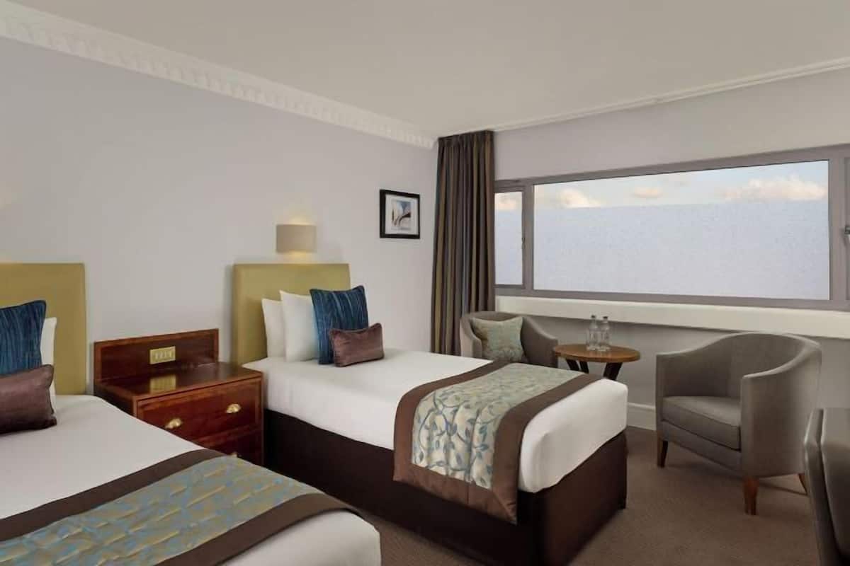 1 bedroom, premium bedding, in-room safe, desk