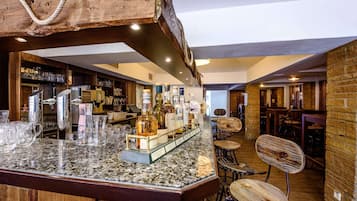 Bar (trong khuôn viên)