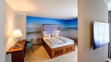 Zimmersafe, Schreibtisch, Verdunkelungsvorhänge, schallisolierte Zimmer