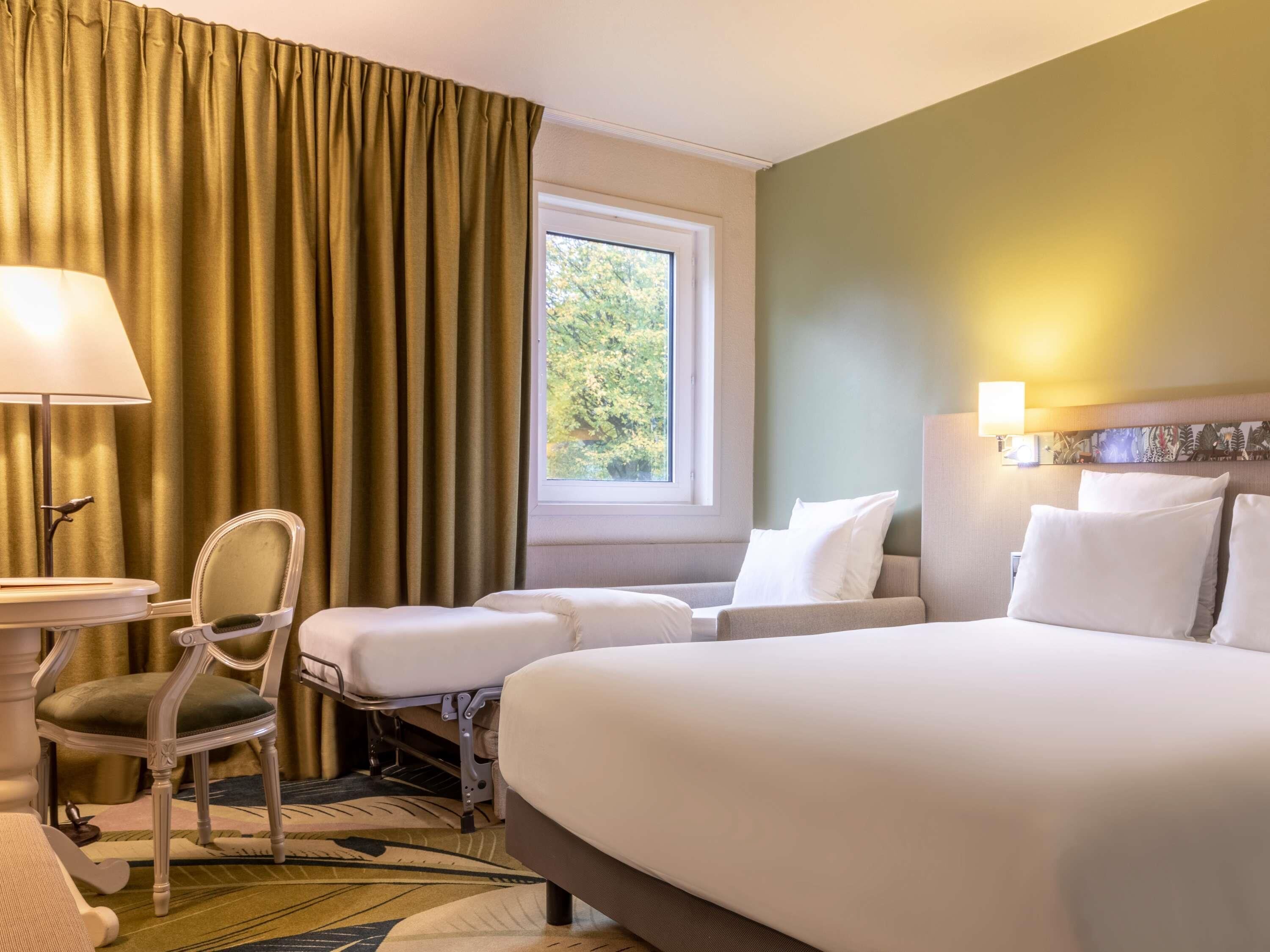 Klassieke kamer, 1 tweepersoonsbed met slaapbank | Luxe beddengoed, pillowtop-bedden, een kluis op de kamer