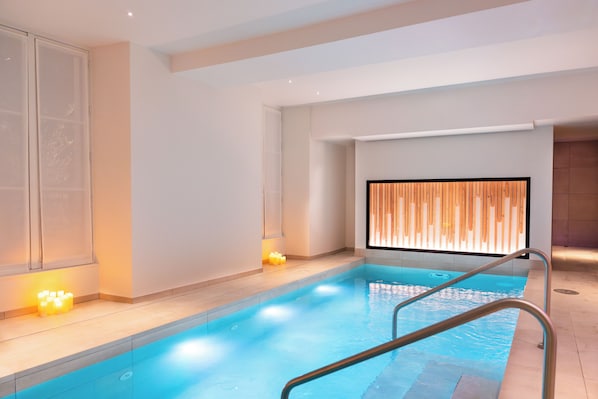 Salas de tratamiento para parejas, sauna, baño de vapor y masajes 