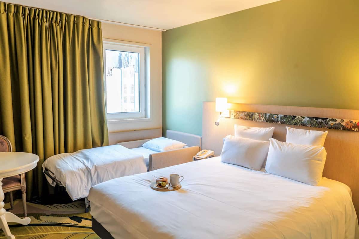 Chambre Classique, 1 lit double et 1 canapé-lit | Literie de qualité supérieure, surmatelas