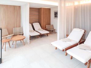 Parihoitohuone(ita), sauna, höyrysauna, hierontapalveluita