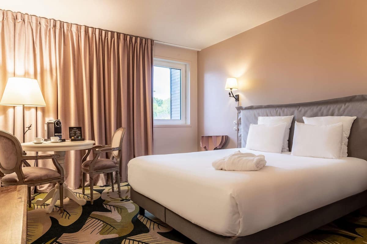 Privilege, Habitación, 1 cama matrimonial | Ropa de cama de alta calidad y camas con pillow-top