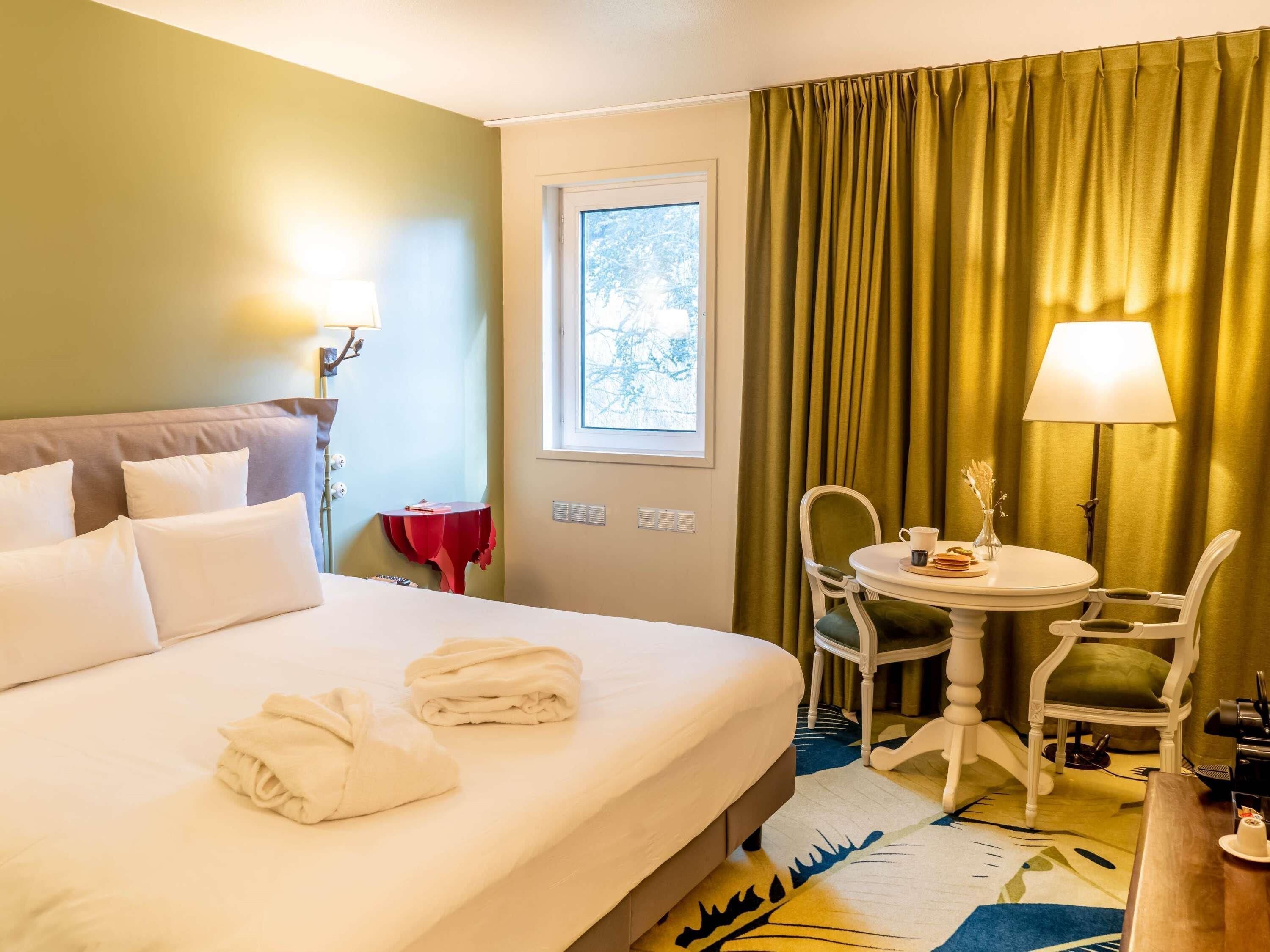 Premium bedding, pillow-top beds, in-room safe, soundproofing