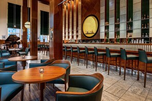 Piano bar