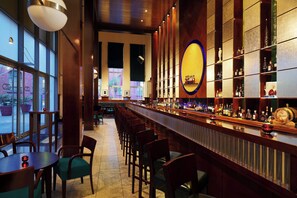 Piano bar