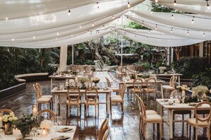 Espace de banquet à l’extérieur