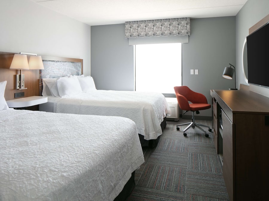 Premium bedding, down comforters, pillowtop beds, desk