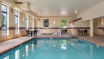 Indoor pool, sun loungers