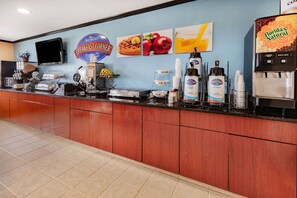 Free daily full breakfast - Baymont by Wyndham Perrysburg/Toledo (Perrysburg)