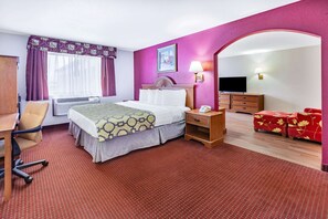Suite, 1 King Bed, Non Smoking (One-Bedroom) | Egyptian cotton sheets, premium bedding, down duvets, Tempur-Pedic beds - Baymont by Wyndham Perrysburg/Toledo (Perrysburg)