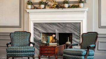 Con servicio de comidas, cenas y brunch