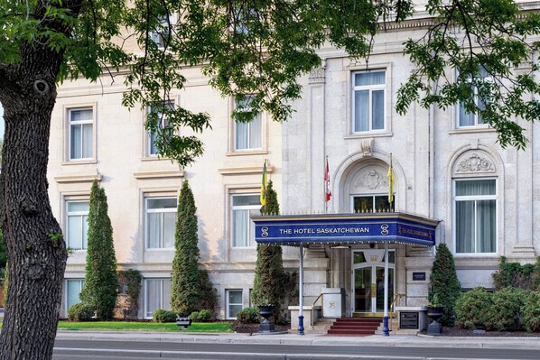 Exterior - The Hotel Saskatchewan, Autograph Collection (Regina)