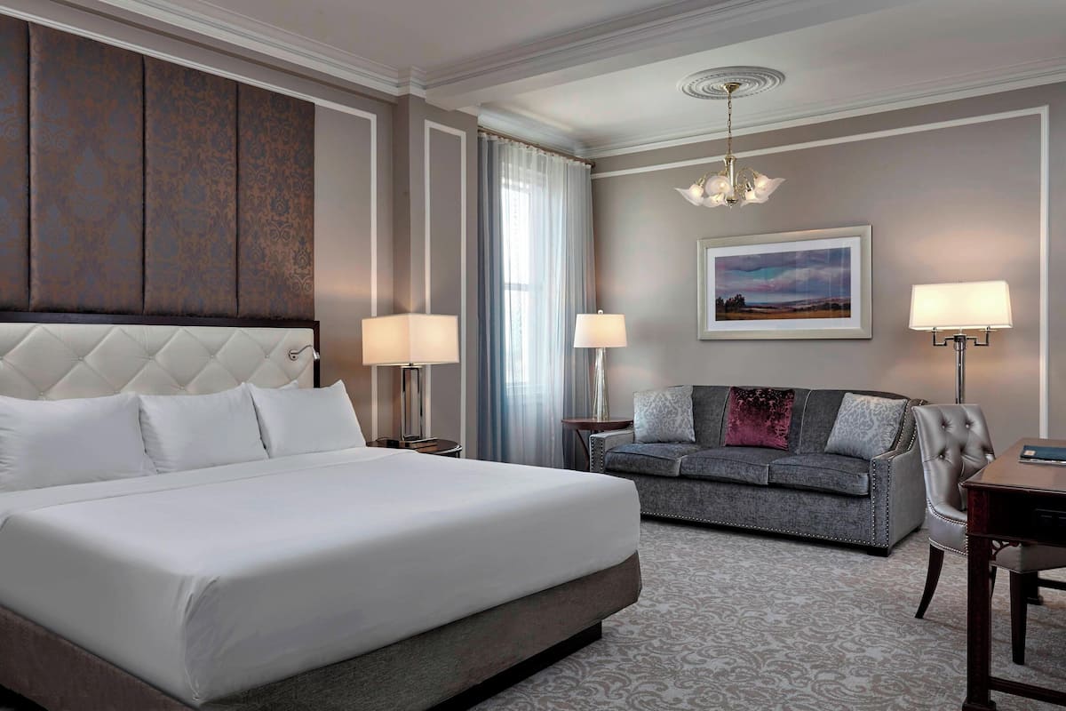 Executive Room, 1 King Bed, Corner
