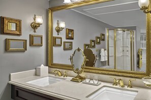 Royal Suite, 1 Bedroom, Corner | Bathroom - The Hotel Saskatchewan, Autograph Collection (Regina)
