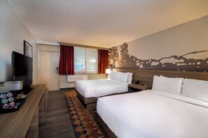Desk, blackout drapes, iron/ironing board, free cribs/infant beds - Holiday Inn Estes Park by IHG (Estes Park)