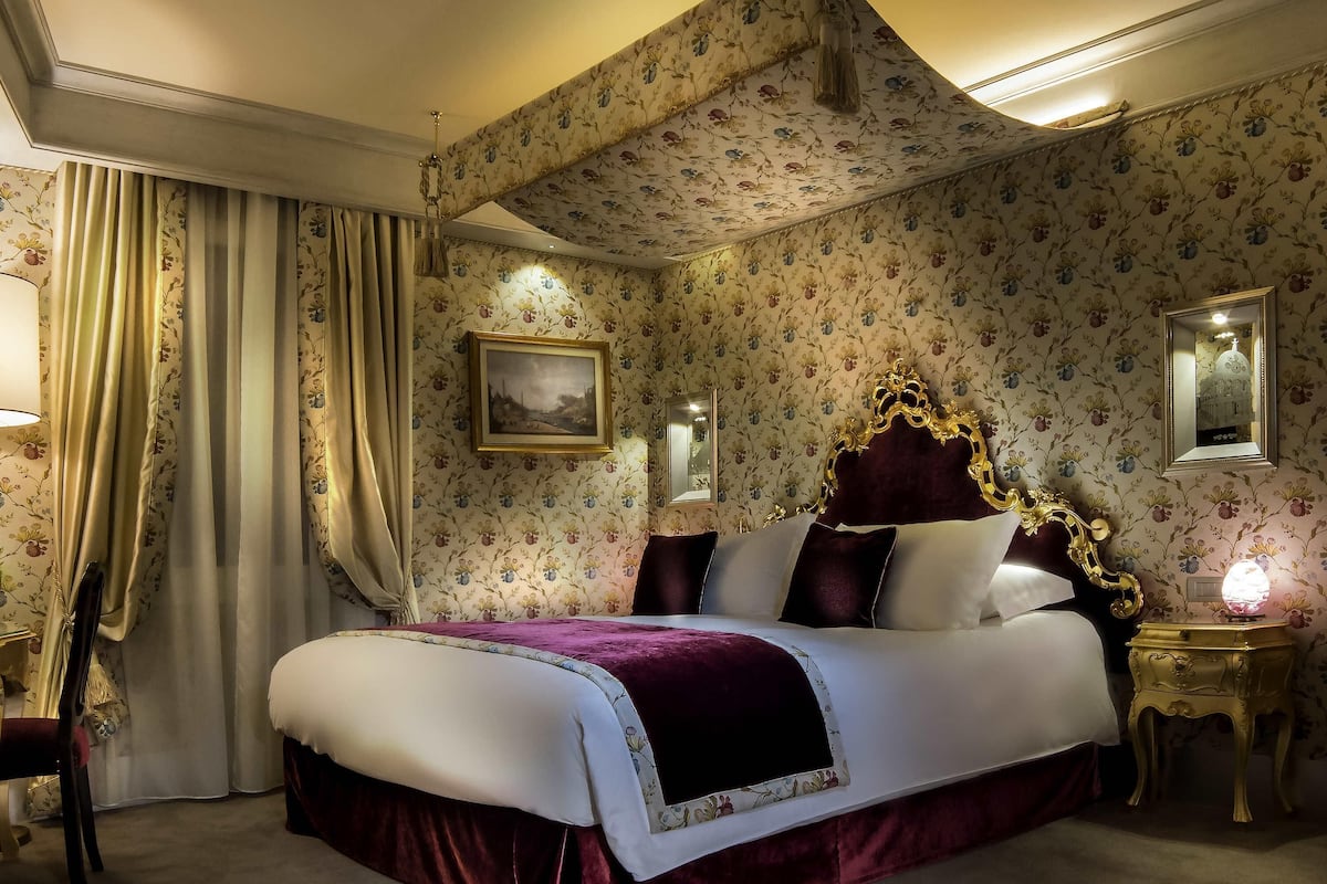 Suíte executiva, 1 cama King, terraço | Roupas de cama premium, edredons de pluma, frigobar, cofres nos quartos